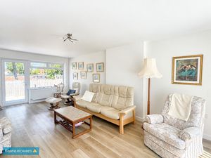Sitting room- click for photo gallery